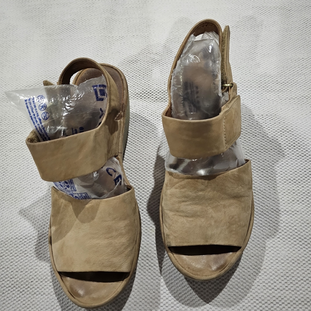 Clocks shoes